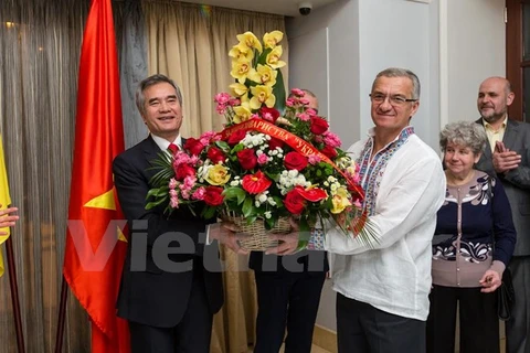 Célébration du 50e anniversaire de la fondation de l'Association d'amitié Ukraine-Vietnam