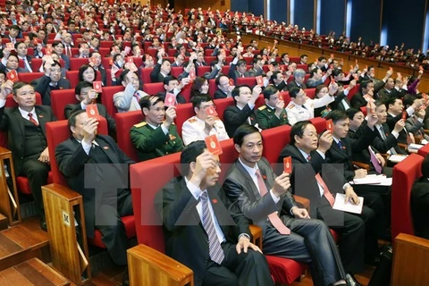 Les Vietnamiens en Algérie et en R. tchèque saluent le congrès du Parti