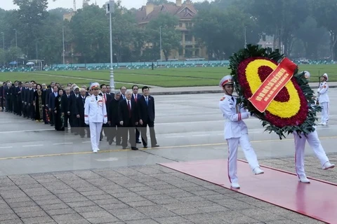 Fondation du Parti : hommage posthume au Président Ho Chi Minh