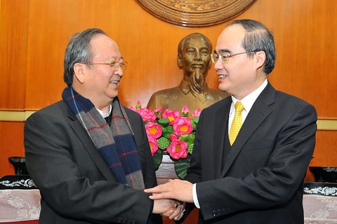 Le président du CC du FPV rencontre le président du Conseil épiscopal du Vietnam