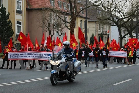 Des Vietnamiens en Allemagne protestent contre les actes de la Chine en Mer Orientale