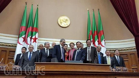 Renforcement des relations d'amitié traditionnelles Vietnam-Algérie 