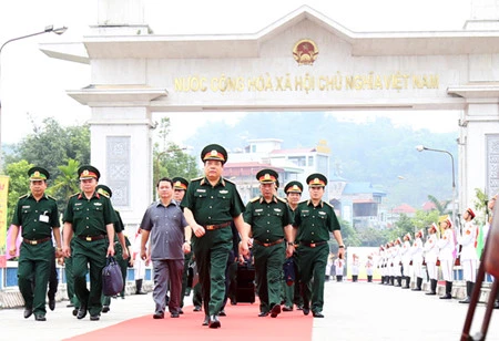 Échange d'amitié de la défense frontalière Vietnam-Chine