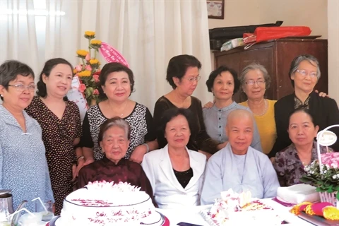 Rencontre avec Ngô Thi Hai, une aide-soignante centenaire