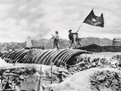 Célébration du 62e anniversaire de la victoire de Diên Biên Phu