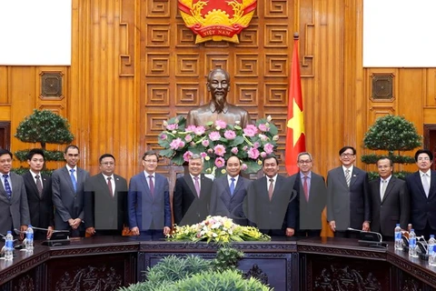 Le Premier ministre Nguyen Xuan Phuc reçoit les ambassadeurs de neuf pays de l'ASEAN