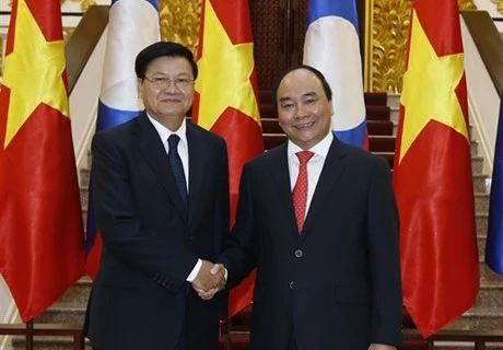 Entretien Nguyen Xuan Phuc - Thongloun Sisoulith