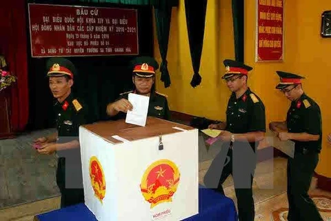Les électeurs du district insulaire de Truong Sa vont aux urnes