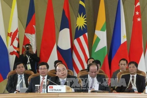 Nguyen Xuan Phuc rencontre ses homologues de l'ASEAN à Sotchi