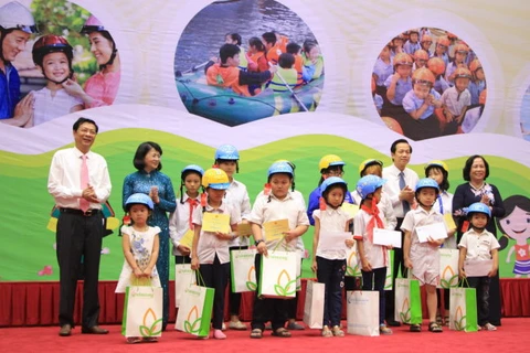 Lancement du Mois d'action national pour l'enfance 2016 à Quang Ninh