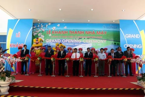 Inauguration d'une usine japonaise de fabrication de composants électroniques à Quang Ngai