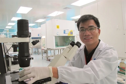Un jeune Docteur vietnamien consacre sa vie aux cellules souches