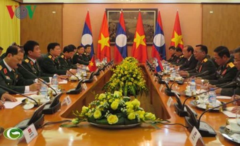 Vietnam et Laos renforcent leur coopération dans la défense