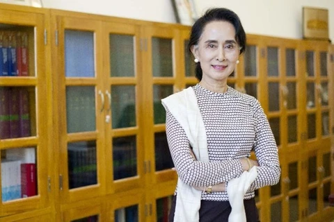 La conseillère d'État et ministre des AE du Myanmar en visite en Thaïlande