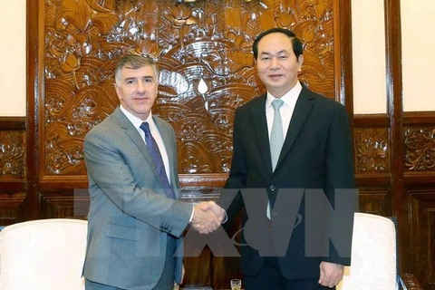 Le président Tran Dai Quang reçoit les ambassadeurs argentin et birman