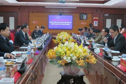 Le vice-président du Laos visite la province de Hai Duong