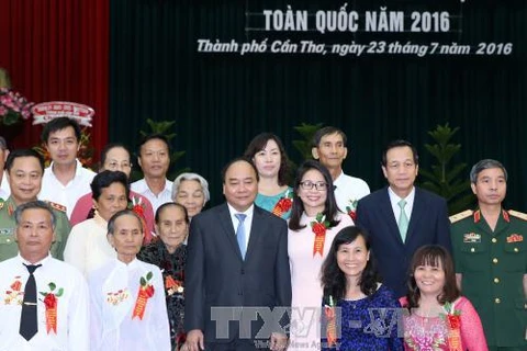 Conférence nationale des personnes méritantes à Can Tho