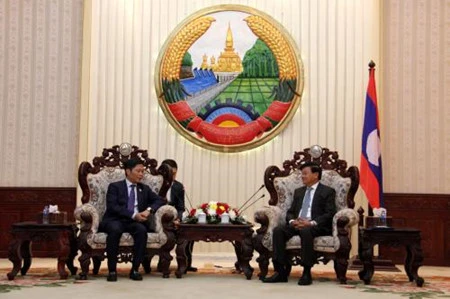 Vietnam et Laos renforcent leur coopération commerciale