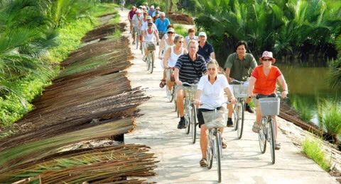 Le nombre de touristes étrangers au Vietnam s’accroît de 25,4% en 8 mois