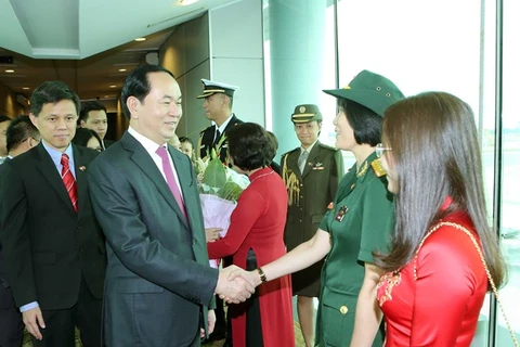 Le président Tran Dai Quang entame sa visite d'Etat à Singapour 