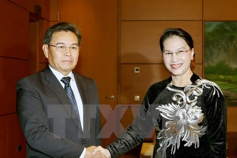 La présidente de l’AN reçoit le président du CC du Front d'édification nationale du Laos 