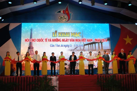 La Foire internationale et les Journées culturelles Vietnam-France à Can Tho