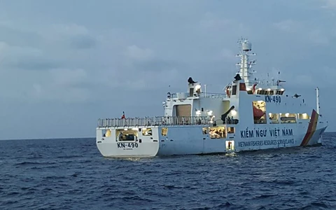 228 pêcheurs arrêtés en Indonésie sont rentrés sains et saufs au Vietnam