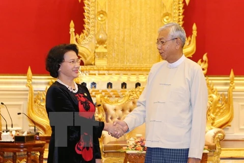 La présidente de l’AN du Vietnam rencontre le président du Myanmar
