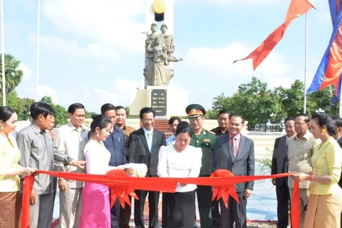 Le Cambodge inaugure un monument aux soldats volontaires vietnamiens