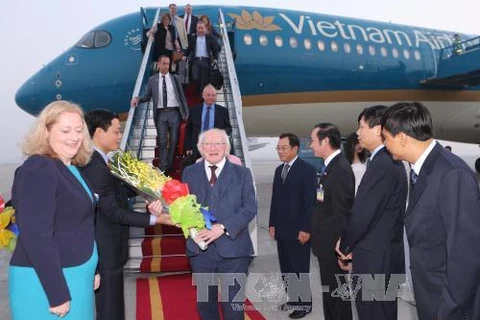 Le président irlandais entame sa visite d'État au Vietnam