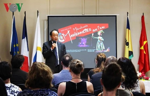 9e Forum francophone du Pacifique : les marionnettes sur l’eau du Vietnam honorées