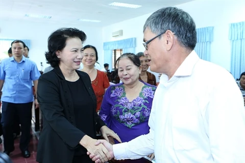 La présidente de l’Assemblée nationale rencontre l’électorat à Cân Tho