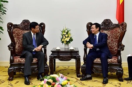 Le Vietnam favorise sa coopération avec le Laos dans la recherche des politiques économiques