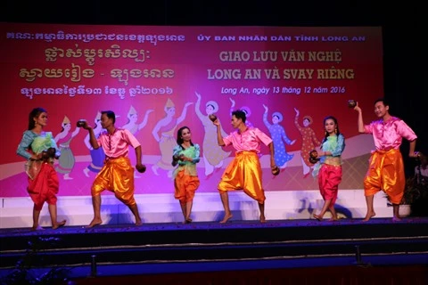 Échange artistique entre le Vietnam et le Cambodge