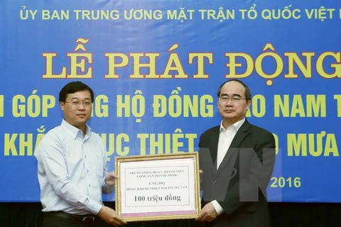 Le président du Front de la Patrie du Vietnam lance un appel aux dons pour les victimes des crues