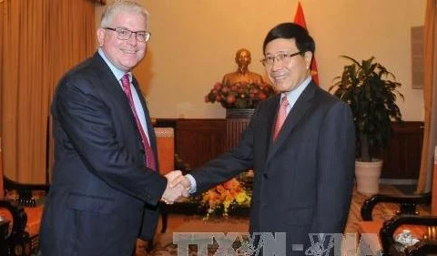 Le vice-PM Pham Binh Minh reçoit le nouvel Ambassadeur de l’Australie