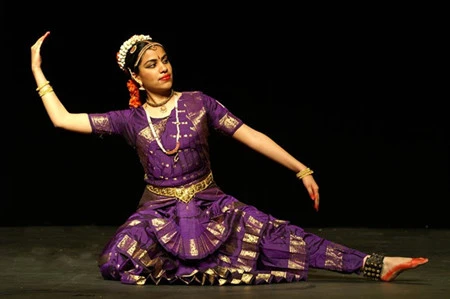 Ouverture d’un cours de danse traditionnelle de l’Inde à Hanoi