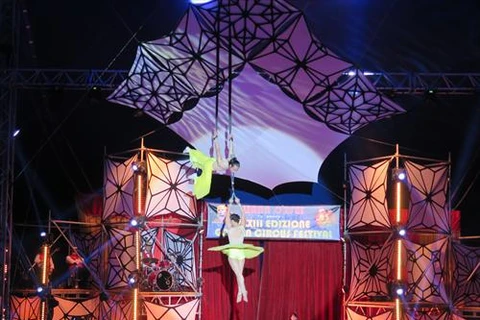 Le Vietnam triomphe au Festival international du cirque à Rome