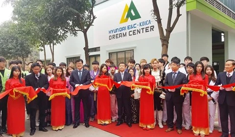 Hanoi: inauguration d'un atelier de formation professionnelle de soudage 