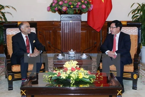  Le vice-Premier ministre Pham Binh Minh reçoit l’ambassadeur de l’Inde au Vietnam 