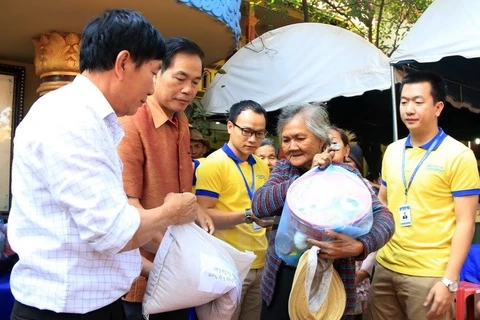 Le Têt Nguyên Tiêu fêté au Laos