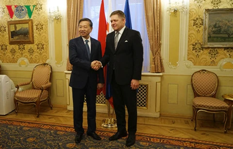 Dynamiser la coopération dans la sécurité Vietnam-Slovaquie