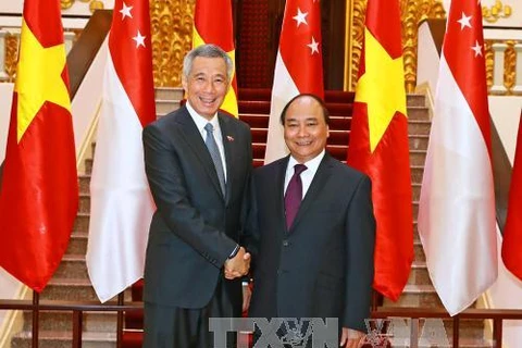 Le Vietnam et Singapour approfondissent leur partenariat stratégique 