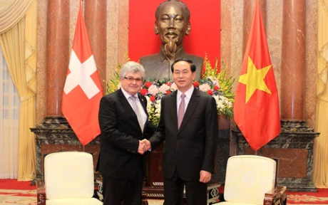 Le Vietnam prend en haute considération les relations avec la Suisse 