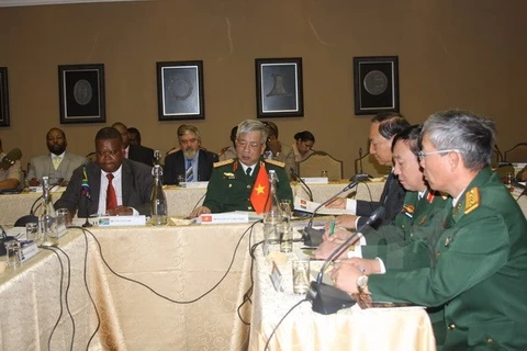 Dialogue sur la politique de défense Vietnam-Afrique du Sud