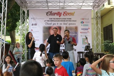 L’ambassade d’Allemagne à Hanoï vient en aide aux enfants de Ba Vi