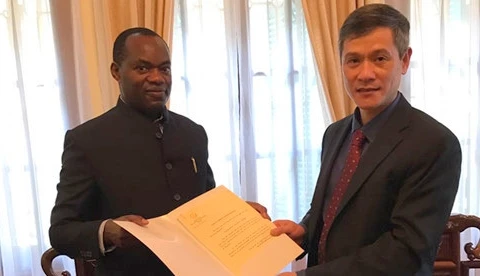 Un citoyen ougandais nommé consul d'honneur du Vietnam 