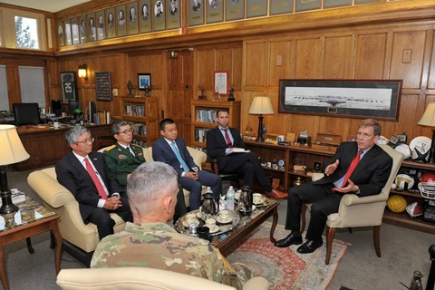 L'ambassadeur vietnamien aux Etats-Unis en visite à l'Académie militaire de West Point
