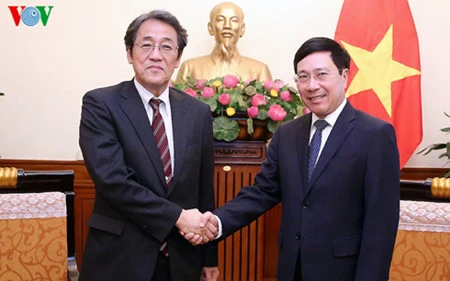 Le vice-Premier ministre Pham Binh Minh reçoit l’ambassadeur du Japon