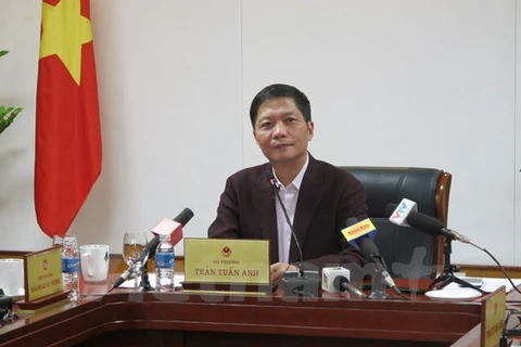 Le Vietnam et le Laos développent le commerce bilatéral